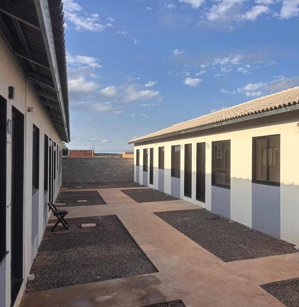 Casa para aluguel de dois quartos com mobilia ou sem mobilia