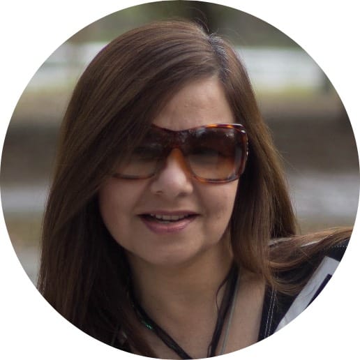 Apresentar a corretora responsável pela área jurídica da imobiliária.